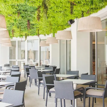 ヒポテルズ バイーア グランデ アパートホテル 4* カラ・ミラー