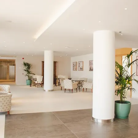 ヒポテルズ バイーア グランデ アパートホテル 4* カラ・ミラー