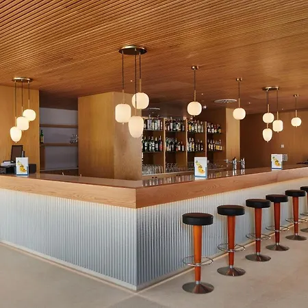 ヒポテルズ バイーア グランデ アパートホテル 4* カラ・ミラー